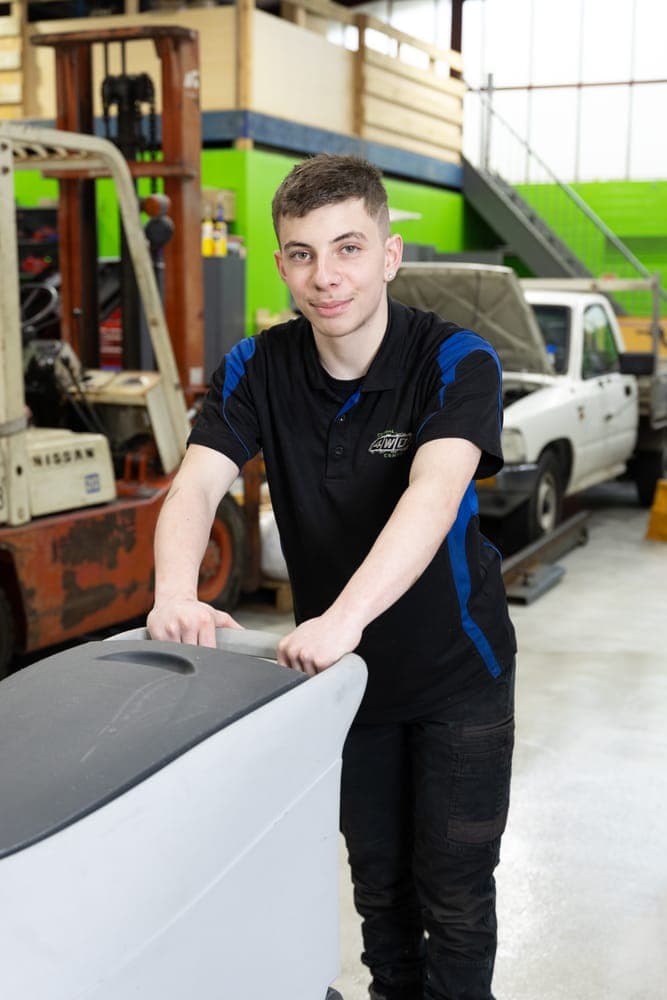 Central 4WD Centre crew member